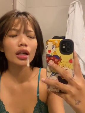 Emma Thai Got Some Cum in Mouth After Live Show in Lingerie