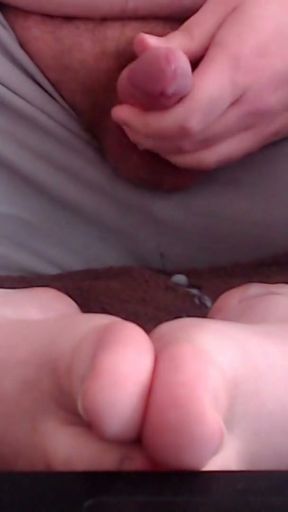 Cum on my feet   Clip 2