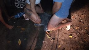 safada gostosa malhada fez gangbang no estacionamento