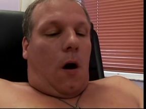 Chubby dude nails hottie's fat cunt