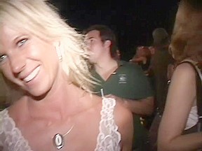 Girls Flash Their Tits For Beads