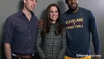 Kate&#039_s reaction to LeBron James &#039_royal protocol error