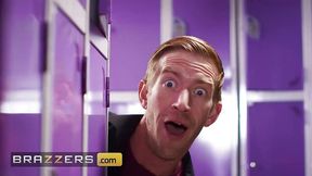 Sneaking Around At The Sex Club Zaawaadi / Brazzers