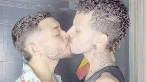 A BREAKFAST WITH LOTS OF KISSES - BY DONOVAN BELL AND GLAUBER FOSTER - CLIP 4