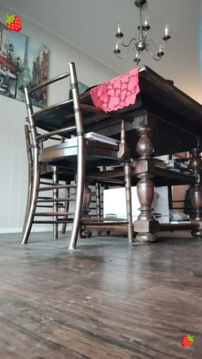 Berrybutt Pissing Again