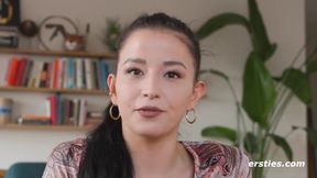 Ersties - Die experimentierfreudige Kataleya fesselt sich und verwöhnt ihre hübsche Pussy