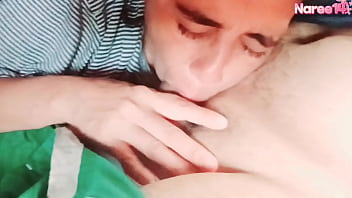 D&aacute_ndole una mamada al vecino y tragando semen.