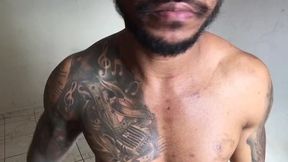 em casa sozinho e acabei gozando gostoso