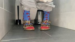 SOUND OF KIRA PEEING - MOV HD