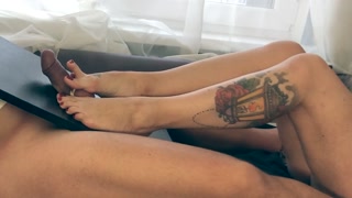 sexy feet crushing Balls