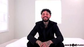 BTS: Well Hung Tatted Tommy’s Feet Get Licked By MILF Sandy Love!