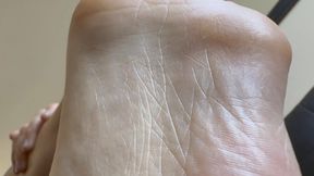 Unaware giantess body exploration and foot worship POV