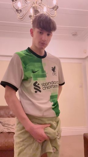 Amateur on OnlyFans shows off her skills with a big-dicked partner.