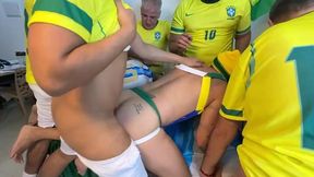 walterguess - surucopa - gangbang no ritimo da copa - jogadores dotados entrando com bola e tudo.