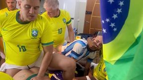 walterguess - surucopa - gangbang no ritimo da copa - jogadores dotados entrando com bola e tudo.
