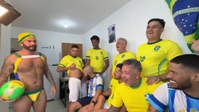 walterguess - surucopa - gangbang no ritimo da copa - jogadores dotados entrando com bola e tudo.