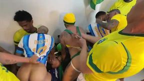 walterguess - surucopa - gangbang no ritimo da copa - jogadores dotados entrando com bola e tudo.