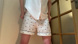 おしっこ我慢しすぎて漏れそうなのに飲み物を500ml追加で飲んで　後編