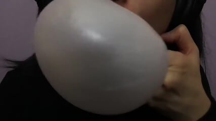 ASMR Asian Big Bubblegum Blowing