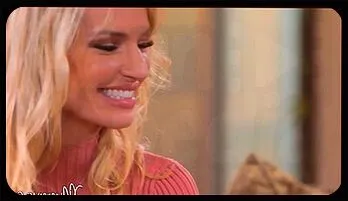 Elsa Jean's Sizzling Lesbian Affair with a Mature Stepmom