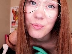 Big boob brunette masturbates on webcam