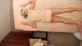 Blonde Bombshell in Tokyo – Seductive Nights of a Busty Foreign Beauty