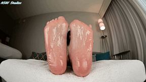 Diva's JUICY BIG SOLE SHOW! SUPER OILY! - MOV