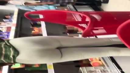 Nalgona bigass big booty, encoxada dick flash