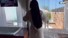 Brasileira gostosa Fazendo Squirt dentro da banheira de hidromassagem
