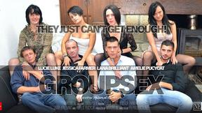 ”Four old & young ladies are the centre of a orgy groupsex”