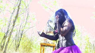 Mesmeriza's stunning beauty is the ultimate in kinky domination & public strip dance