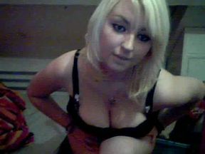 Curvy blonde webcam bitch played with dildo for me