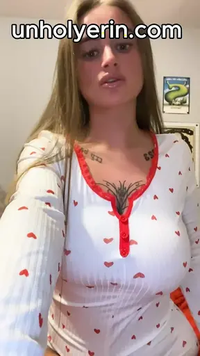 Watch this Scottish goth teen every inch of her fingers teasing moans from deep inside