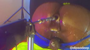 Bubble butt massages hole with dildo on the fuck machine