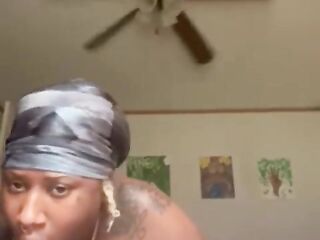 A normal day for Shamar Tha Star and Legendgee