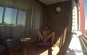 Sara ray masturbates in a balcony for everyone in madrid to see