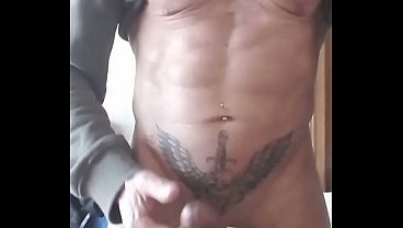 Je branle ma bite et mes couilles nou&eacute_es par un lien, jusqu'_&agrave_ &eacute_jaculation, vid&eacute_o compl&egrave_te non flout&eacute_e.