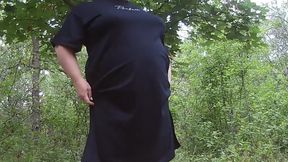 A Friend Undressed in a Park and Masturbates Her Pussy