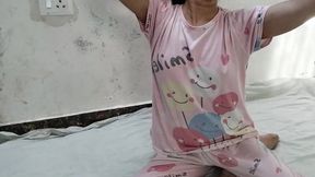 Little step sister ko nanga karke bathroom me pel diya