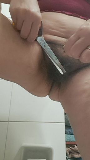 Step Mommy Cuts the Hair on Her Hairy Pussy
