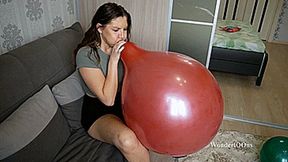 Angie 18 inch red B2P 4K UHD