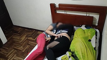 Por fin logré follarme ala mejor amiga de mi esposa cuando se queda en casa Que RICA COJIDA es una Gran puta