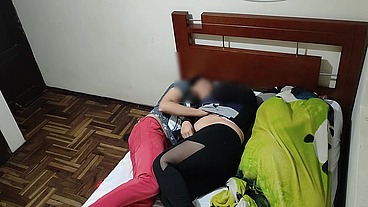 Por fin logré follarme ala mejor amiga de mi esposa cuando se queda en casa Que RICA COJIDA es una Gran puta