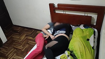 Por fin logré follarme ala mejor amiga de mi esposa cuando se queda en casa Que RICA COJIDA es una Gran puta