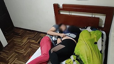 Por fin logré follarme ala mejor amiga de mi esposa cuando se queda en casa Que RICA COJIDA es una Gran puta