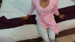 Seeing the stepbrother&amp;#039;s big penis, the stepsister was shocked, the stepbrother got the opportunity and fucked Hindi audio,