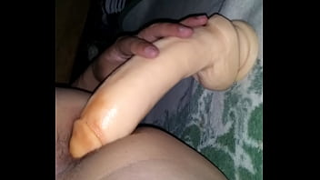 Jugando con Dildo