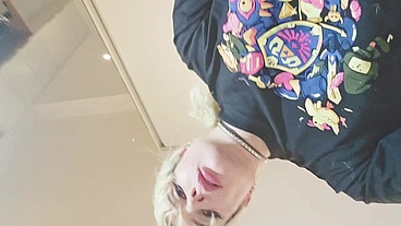 FEMBOY GOSTOSO DORIAN DRAKE METE NO SEU CU APERTADO ENQUANTO BATE UMA E ENGOLE TODA A PORRA DELE MESMO