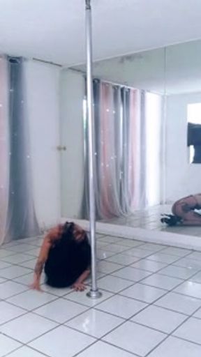 Estriptis,MeQuedoTodaDesnuda,LatinaCachonda