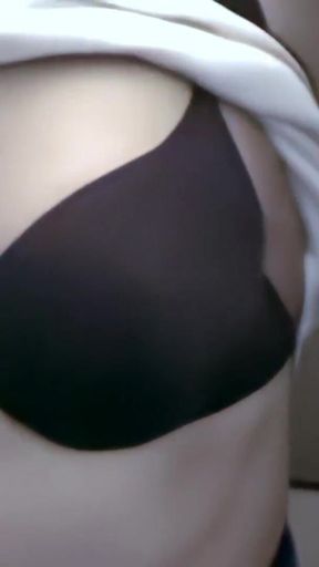 Sandra: Cute Arab Sandra Doing a Hot Striptease Live on the Webcam